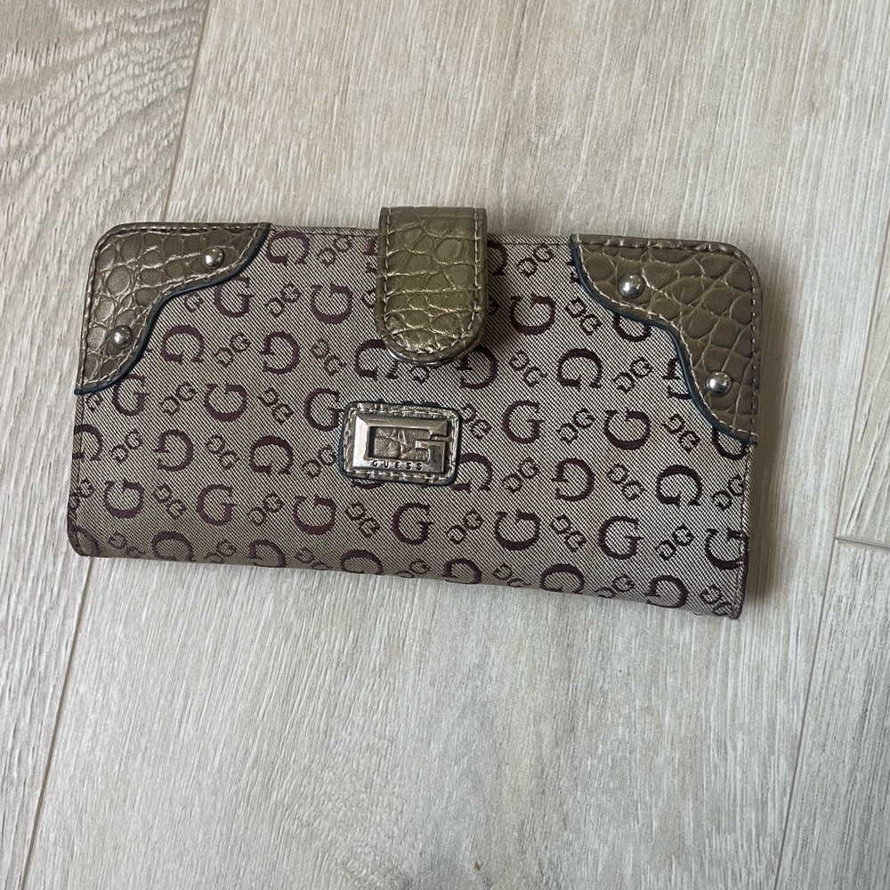 Vintage Guess Wallet